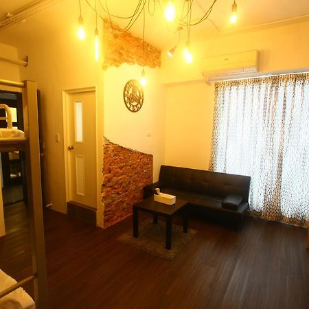 Hostel Color House Taichung Exterior foto